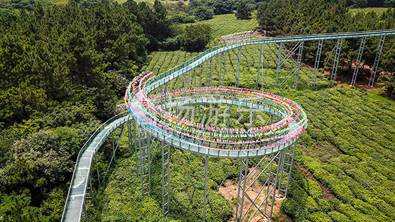 玻璃水滑道有哪些優(yōu)勢(shì)？