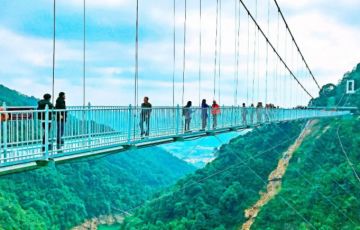 玻璃吊橋造價(jià)多少錢(qián)一米？一文看懂收費(fèi)組成說(shuō)明