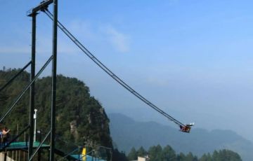 大型游樂設(shè)備廠家|懸崖秋千在維修時(shí)應(yīng)注意什么？