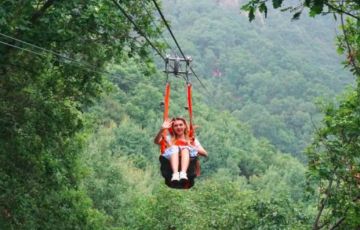 景區(qū)滑索造價多少錢？滑索安裝費用估算